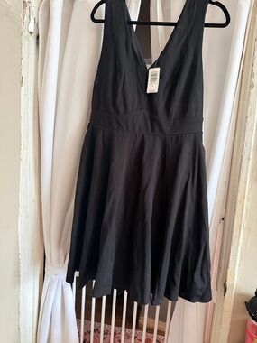 torrid Black V-Neck Sleeveless Dress